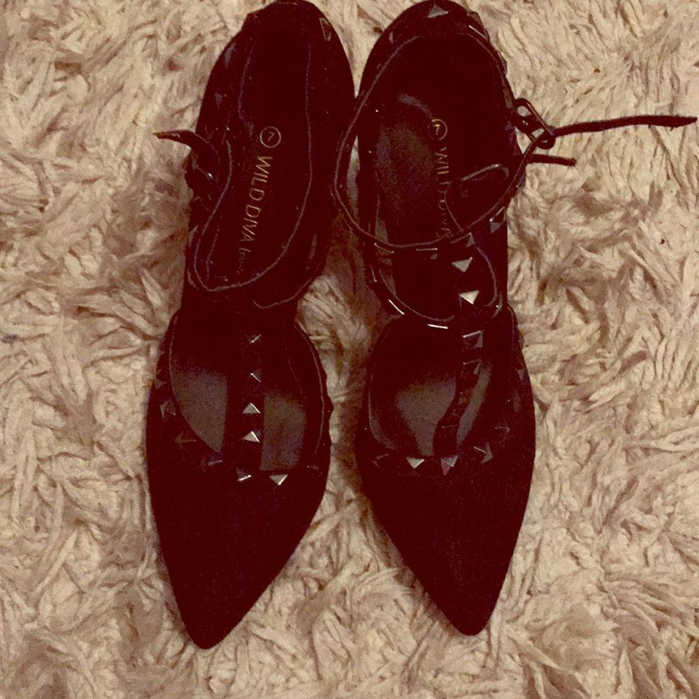 Black heels size 7